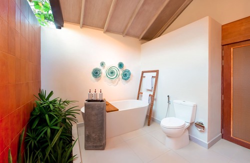 Fonimagoodhoo Hotel | Reethi Beach Resort: 4-Star Ocean View Getaway with Spa