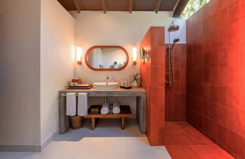 Fonimagoodhoo Hotel | Reethi Beach Resort: 4-Star Ocean View Getaway with Spa