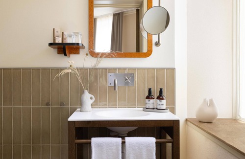 København V Hotel | Grand Joanne: Eco-Friendly Escape with Spa & Top Reviews