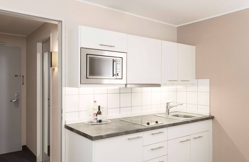 Oberbilk Hotel | Discover NH Düsseldorf City: 4-Star Comfort & Spa Retreat