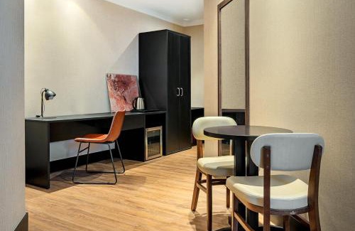 Santana Hotel | Discover NH Hotel Feira de Santana: 4-Star Oceanfront Escape