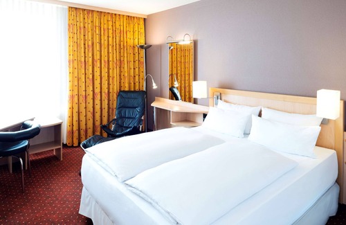 Wiederitzsch Hotel | Modern NH Leipzig Messe: Spa, Restaurant & Family-Friendly