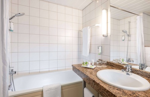 Wiederitzsch Hotel | Modern NH Leipzig Messe: Spa, Restaurant & Family-Friendly