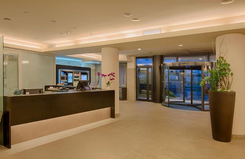 Peschiera Borromeo Hotel | Comfortable Stay at NH Linate - Pet Friendly & Breakfast Included