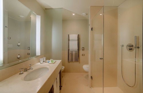 Peschiera Borromeo Hotel | Discover NH Linate: 4-Star Comfort with Spa & Dining