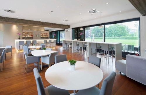 Milanofiori Hotel | Discover the NH Milano Congress Centre: Pet-Friendly Oasis