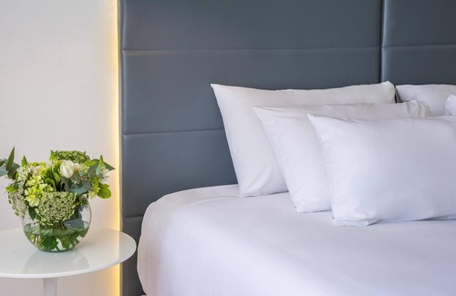 Ciudad Vieja Hotel | Discover NH Montevideo Columbia: Eco-Friendly 4-Star Retreat