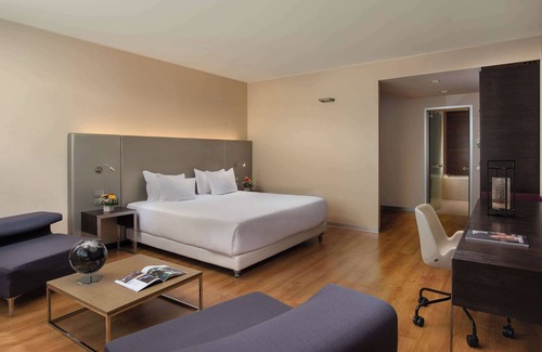 Orio al Serio Hotel | Discover NH Orio al Serio: 4-Star Hotel with Spa & Hot Tub