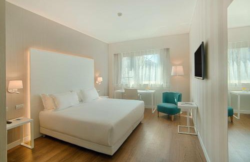 Historic Centre Hotel | Experience Comfort at NH Torino Centro - Pet Friendly & Pool