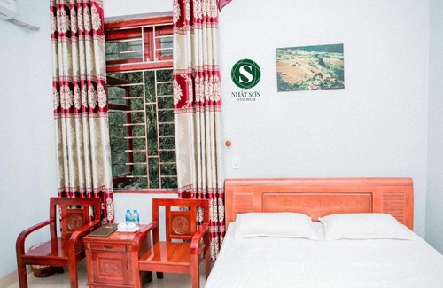 Cao Loc Bed & Breakfast | Cozy Nhat Son Guesthouse: Family-Friendly with Breakfast