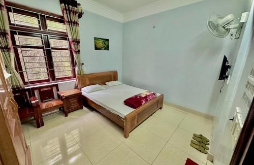 Cao Loc Bed & Breakfast | Cozy Nhat Son Guesthouse: Family-Friendly with Breakfast