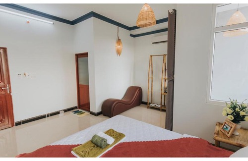 Rach Gia Hotel | Discover Nho Hotel: Guest Rated 9/10 with Family Amenities