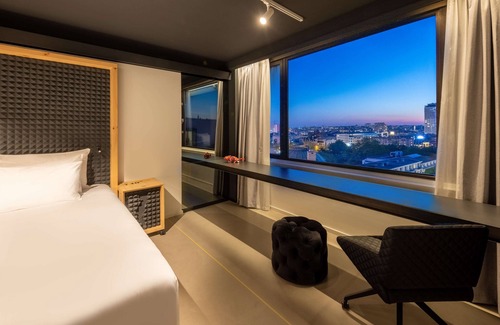 Saint-Josse-ten-Noode Hotel | Discover nhow Brussels Bloom: 4-Star Hotel with Spa & Dining