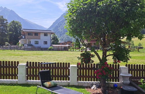 Fusch an der Grossglocknerstrasse Apartment | Cozy Apartment for 2 with WiFi, Balcony, and Parking