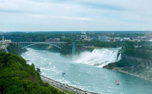 Fallsview Hotel | Experience Niagara Falls Marriott Fallsview Hotel & Spa