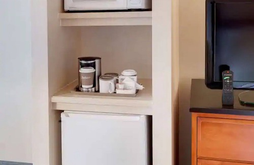 Fallsview Hotel | Discover Radisson Hotel & Suites Fallsview: Family-Friendly Stay