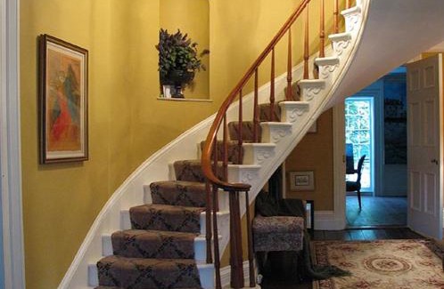 Lewiston House | Historic Niagara Gorge Mansion: Steps from the Falls