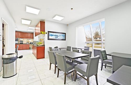 Niagara Falls Hotel | Family-Friendly Niagara Lodge & Suites with Pool Access