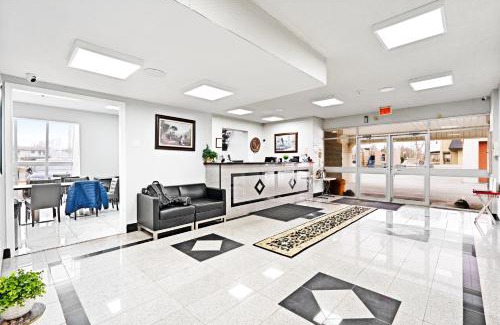 Niagara Falls Hotel | Family-Friendly Niagara Lodge & Suites with Pool Access