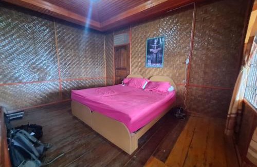 Nias House | Discover Nias Shady Palm Surfcamp: Family-Friendly Escape