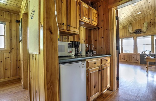Rangeley Plantation House | Pet-Friendly Niboban Cabin 7 with Lake Views and Breakfast