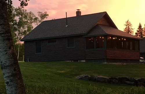 Rangeley Plantation House | Pet-Friendly Niboban Cabin 7 with Lake Views and Breakfast