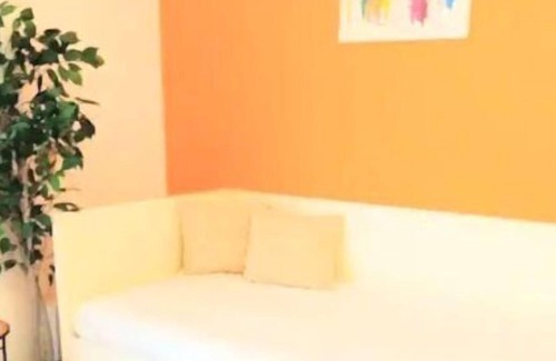 Bensonhurst Apartment | Cozy 1-Bedroom Retreat with Ocean Views in Bensonhurst