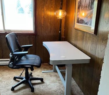 West Allis Apartment | Cozy 1 BR Apartment with WIFI & Office Near State Fair