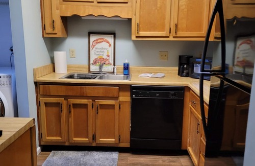 St. Marys House | Cozy 2 Bedroom Duplex Perfect for Contractors and Families