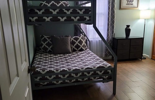 St. Marys House | Cozy 2 Bedroom Duplex Perfect for Contractors and Families
