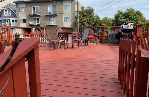 Mission Terrace House | Cozy Two-Bedroom Retreat with BBQ Deck Near Bart