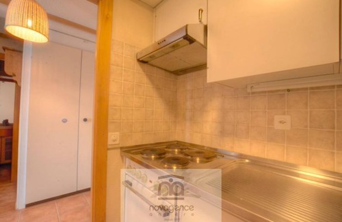 Monteiller Apartment | Cozy 2-Room Flat Near Cable Car with Fireplace & Breakfast