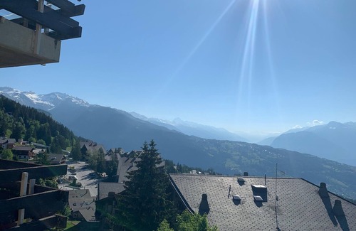 Monteiller Apartment | Cozy 2-Room Flat Near Cable Car with Fireplace & Breakfast