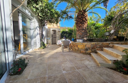 Plage de la Garonnette Apartment | Exceptional Golf de Saint Tropez Retreat Near the Sea