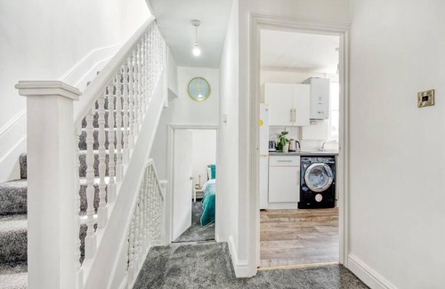 Sands End Apartment | Family-Friendly 3-Bed Flat Steps from Chelsea
