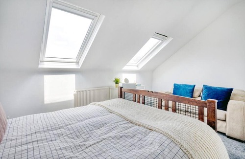 Sands End Apartment | Family-Friendly 3-Bed Flat Steps from Chelsea