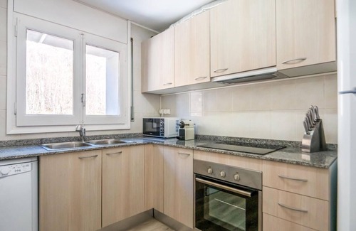 Incles Apartment | Perfect 3 Bedroom Apartment for Groups in Incles, C.PEP 5