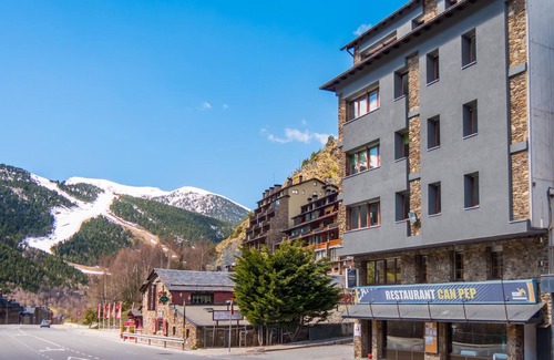 Incles Apartment | Perfect 3 Bedroom Apartment for Groups in Incles, C.PEP 5