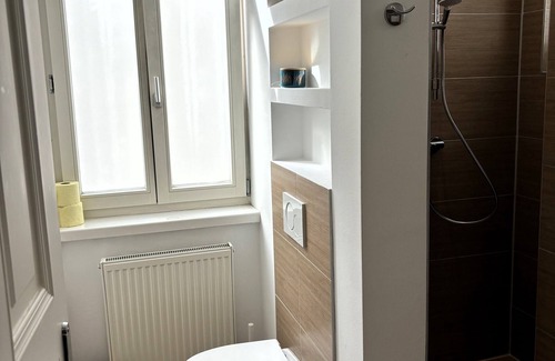 Brigittenau Apartment | Exceptional 3-Room Apartment Near Augarten with Breakfast
