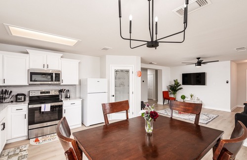 Converse House | Pet-Friendly 3BR House in San Antonio Near Randolph AFB