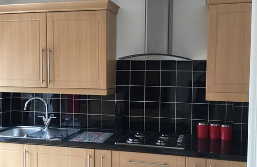Basildon House | Spacious 4-Bedroom House Near Basildon Town Centre