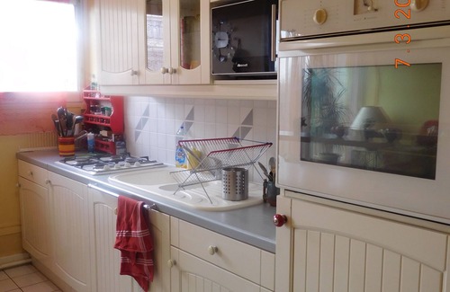 Epinay-sous-Senart Apartment | Inviting Apartment by Forest and River with Great Amenities