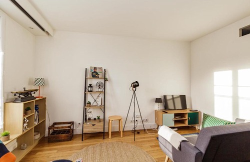 Clichy Apartment | Bright and Welcoming 42m2 Retreat in Central Clichy