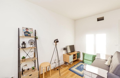 Clichy Apartment | Bright and Welcoming 42m2 Retreat in Central Clichy