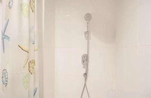 Mampang Prapatan Apartment | Cozy 1BR Retreat at Samara Suites with Pool Access