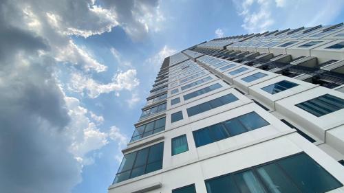 Mampang Prapatan Apartment | Cozy 2BR Retreat at Samara Suites Apartment with Pool