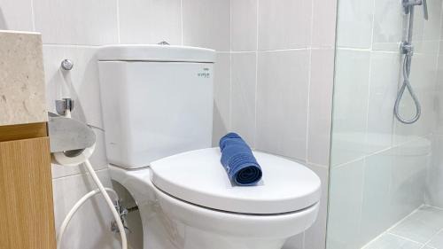 Mampang Prapatan Apartment | Cozy 2BR Retreat at Samara Suites Apartment with Pool
