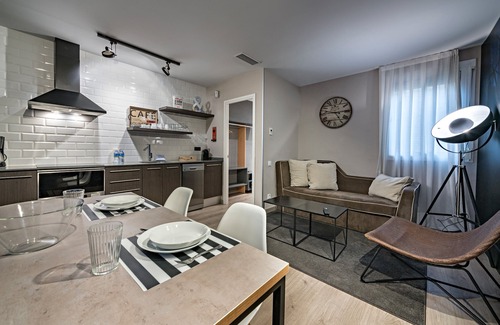 El Camp de l'Arpa del Clot Apartment | Cozy 2-Bedroom Apartment Near Sagrada with Spa & Breakfast