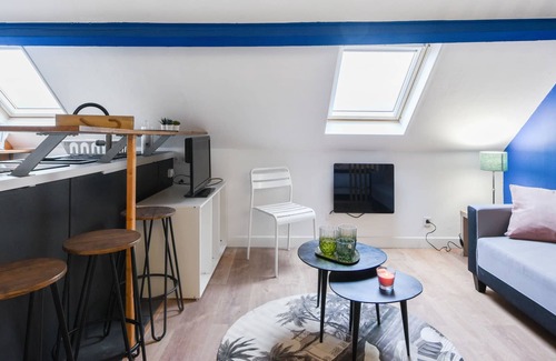 Fives Apartment | Nice and cosy studio at the foot of the metro in Lille Fives - Welkeys