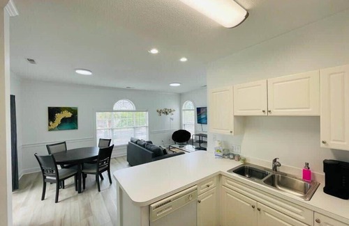 Central Myrtle Beach Apartment | Cozy 1BR Condo at Magnolia Place - Pet Friendly Retreat